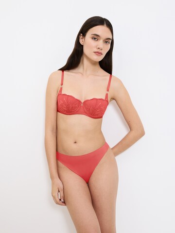 TRIUMPH String ' Red Label Smart Invisible ' in Orange