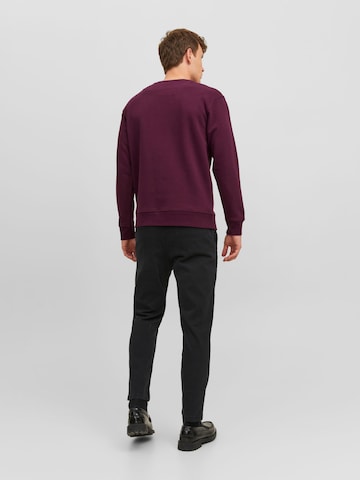 Sweat-shirt 'Star' JACK & JONES en rouge