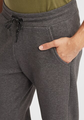 !Solid Regular Sweatpants 'Telmo' in Grau