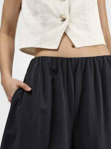 Barrel Pantalon Busem en noir