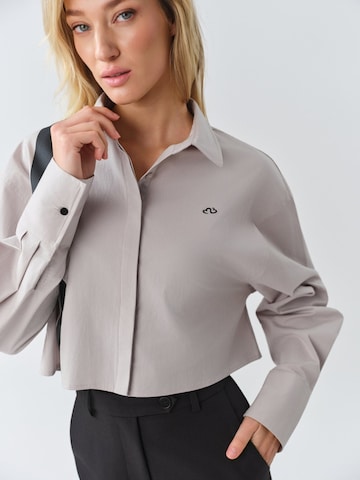 MB by Marta Buzolic - Blusa funcional en gris