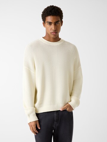 GUESS Sweater in Beige: front