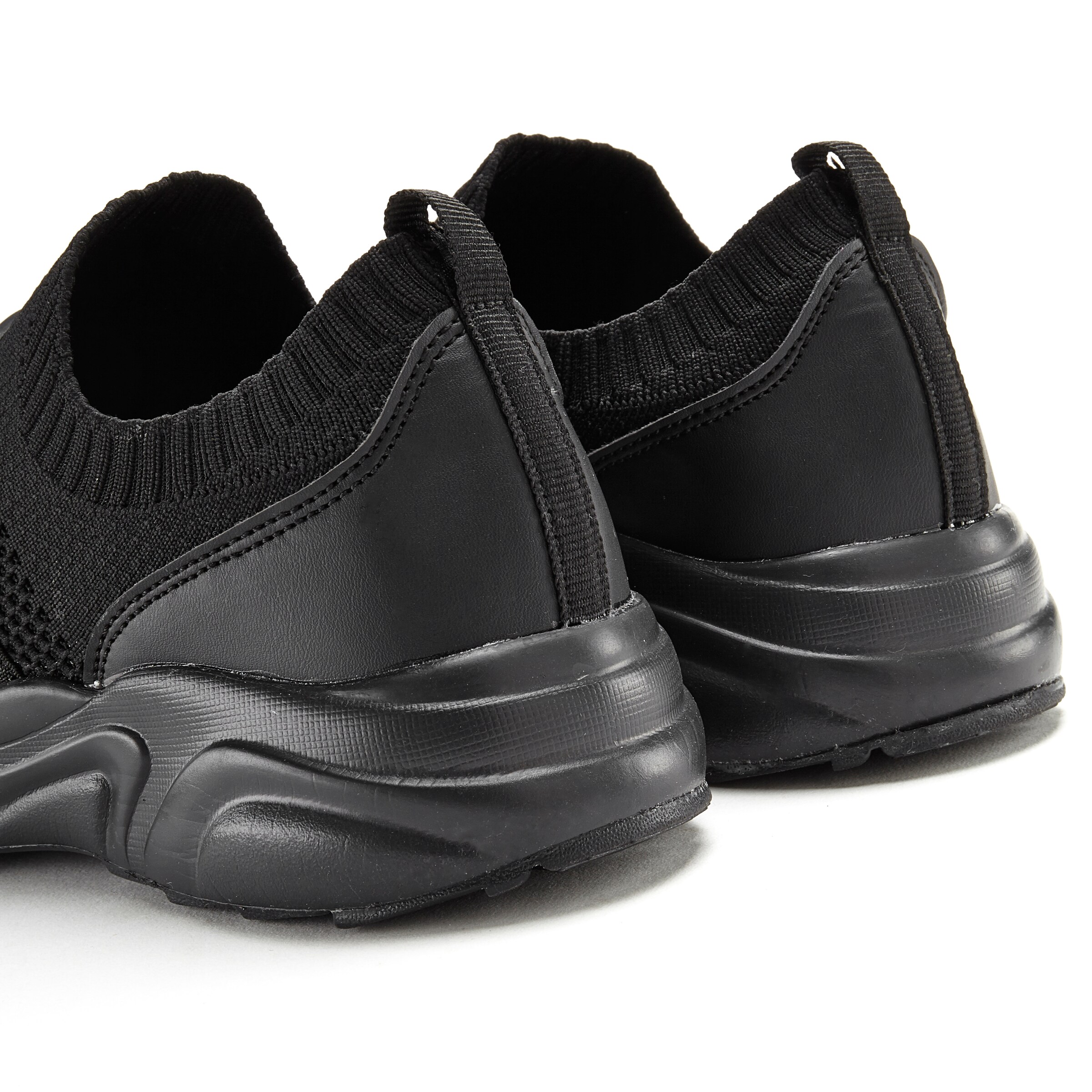 melns LASCANA Brīvā laika apavi bez aizdares