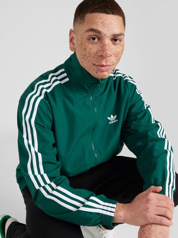 ADIDAS ORIGINALS Tussenjas in Groen
