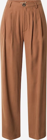 Moves Pleat-Front Pants 'Nimma' in Brown: front