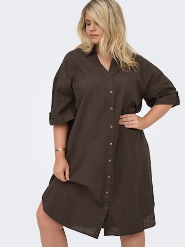 Robe-chemise ONLY Carmakoma en marron : devant