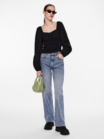 Camicia da donna 'Malysia' di PIECES in nero
