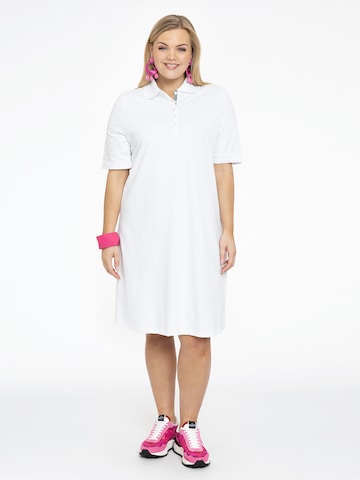 Yoek Shirt Dress in White