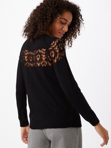 Trendyol Sweater in Black