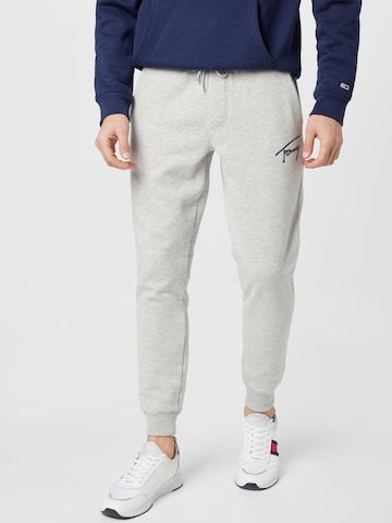 Tommy Jeans Tapered Hose in Grau: predná strana