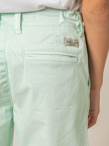 Regular Pantalon Deeluxe en vert
