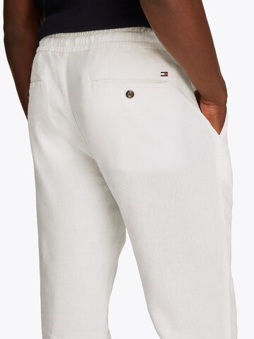 Regular Pantalon chino 'Harlem' TOMMY HILFIGER en beige