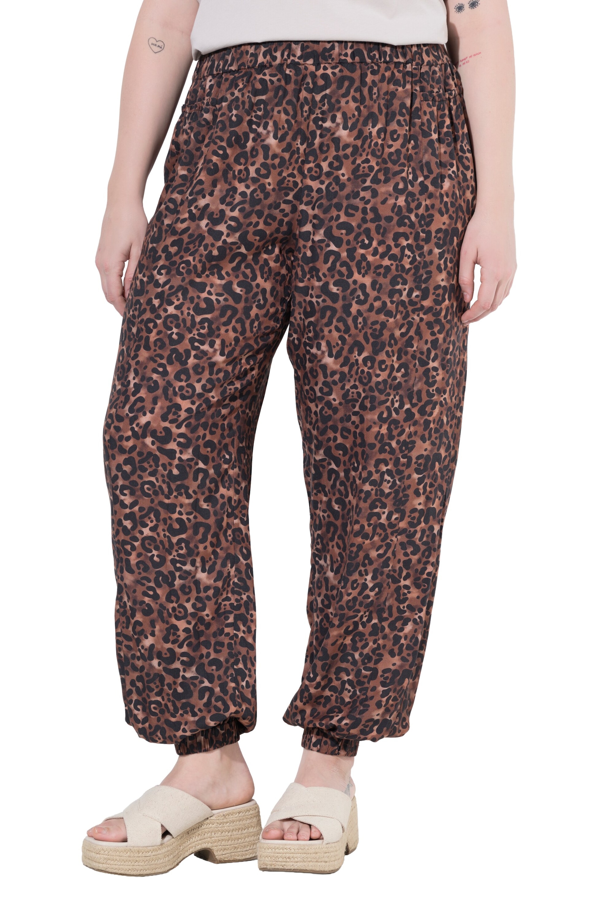 Ulla Popken Tapered Hose in Braun: Vorderseite