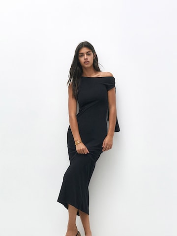 Pull&Bear Dress in Black: front