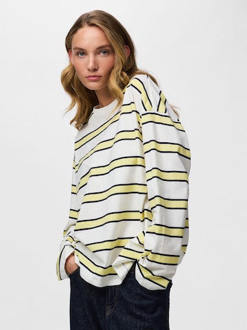T-shirt 'PCMila' PIECES en jaune : devant