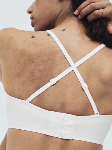 Invisible Soutien-gorge Marks & Spencer en blanc
