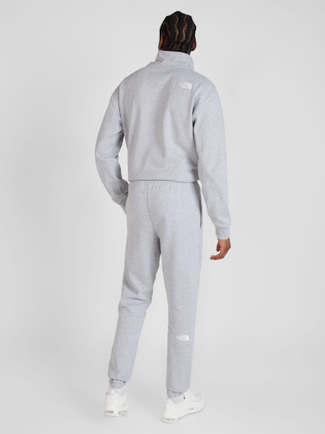 THE NORTH FACE Tapered Byxa 'ESSENTIAL' i grå