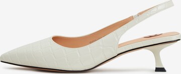 CESARE GASPARI Pumps in Beige: predná strana