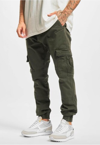 2Y Premium Tapered Cargohose in Grün