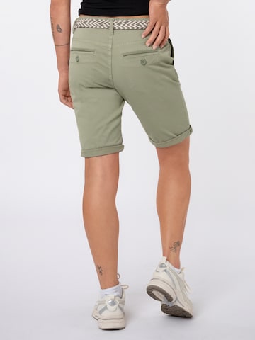 Sublevel Regular Shorts in Grün