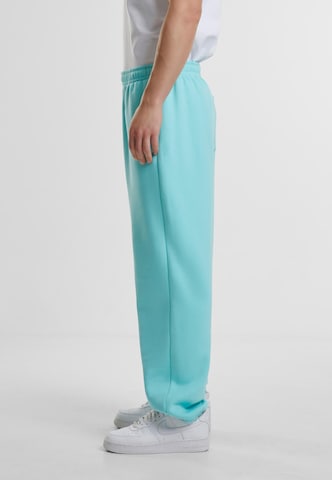 Urban Classics Loose fit Pants in Blue