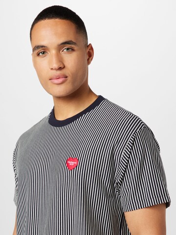 Carhartt WIP T-Shirt in Blau