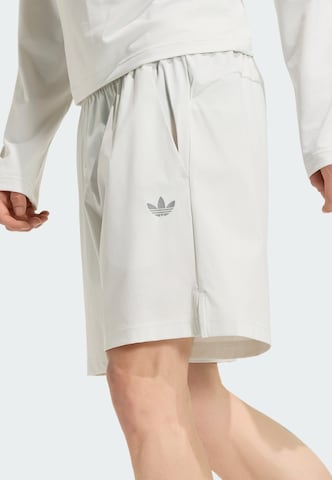 ADIDAS ORIGINALS Regular Trousers 'Trefoil Essentials' in Grey