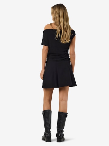 Noisy may Rock 'NMPHOEBE' in Schwarz