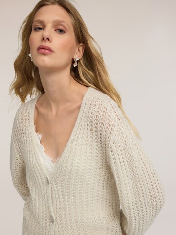 Pullover di MOTIVI in beige