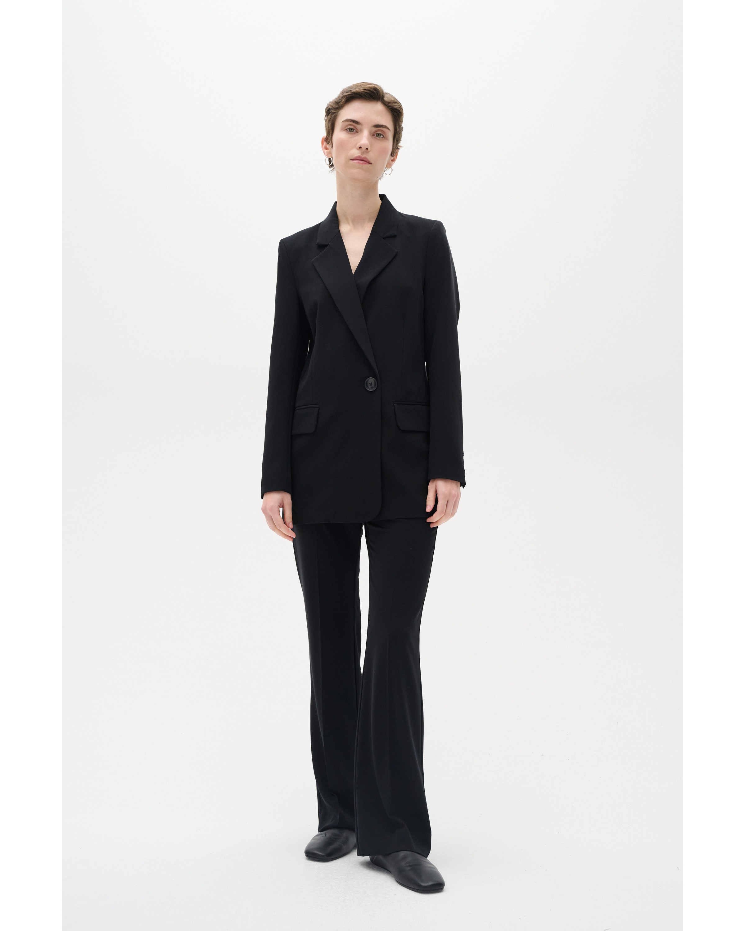 InWear Regular Trousers 'Veta' in Black: front