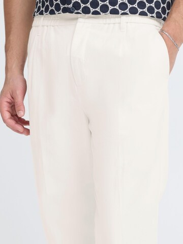 Loosefit Pantaloni chino 'CFMarc Linen Mix' di Casual Friday in bianco