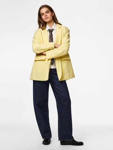 Blazer 'PCKamil' PIECES en jaune