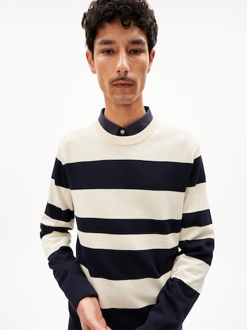 Pull-over ARMEDANGELS en beige : devant