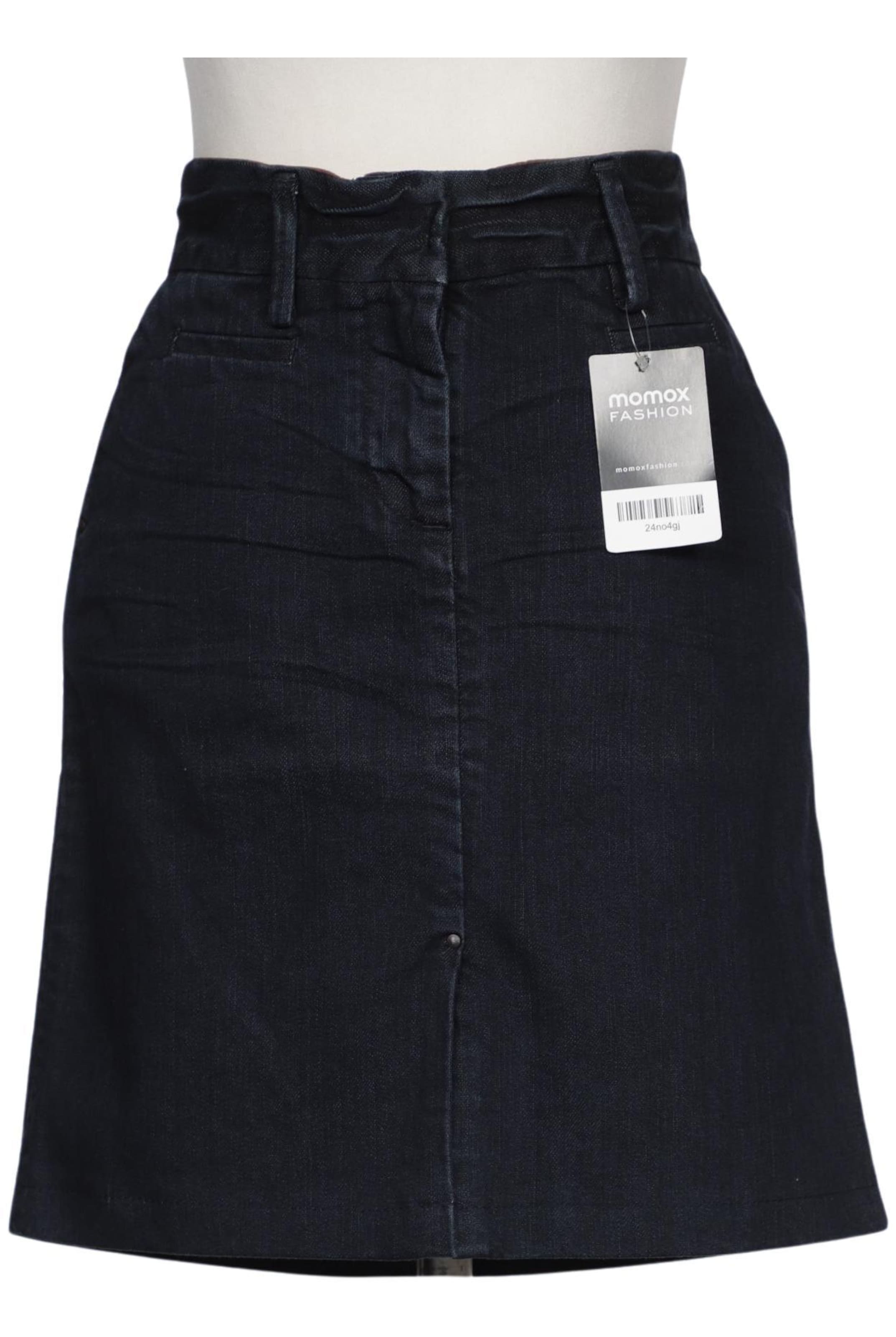 Closed Skirt in L in Blue: front