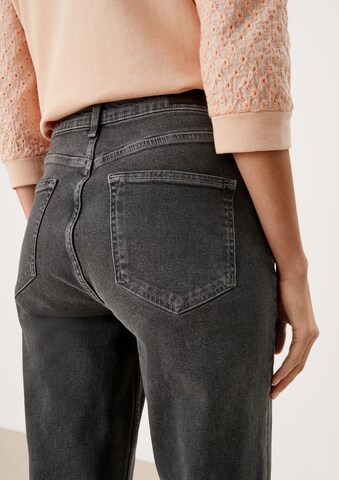 s.Oliver Tapered Jeans in Grau