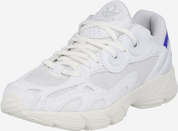 Baskets basses 'Astir' ADIDAS ORIGINALS en blanc : devant