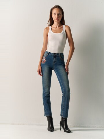 KOROSHI Bootcut Džíny – modrá