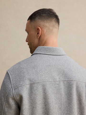 DAN FOX APPAREL Comfort fit Srajca 'Ali' | siva barva