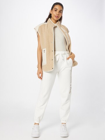 Abercrombie & Fitch Normalny krój Spodnie w kolorze biały