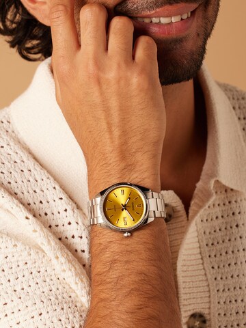 Montre à affichage analogique 'Sportiv' CASIO en argent