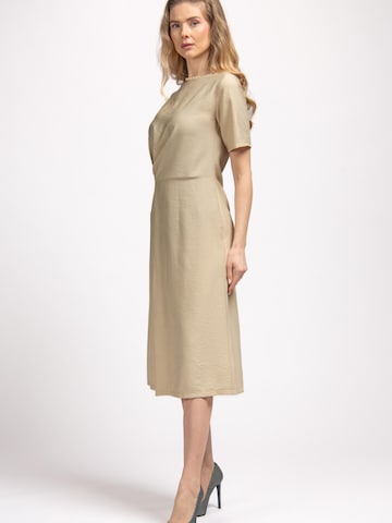 Couture de Marie Klänning 'Classic Workwear Dress with Defined Silhouette – Cream – Georgia' i beige