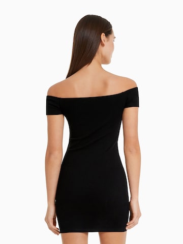 Bershka Kleid in Schwarz