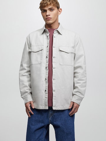 Veste mi-saison Pull&Bear en gris : devant