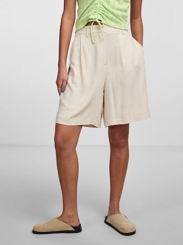 PIECES Regular Pleat-front trousers 'Vinsty' in Beige