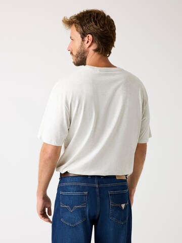 GUESS T-Shirt in Beige