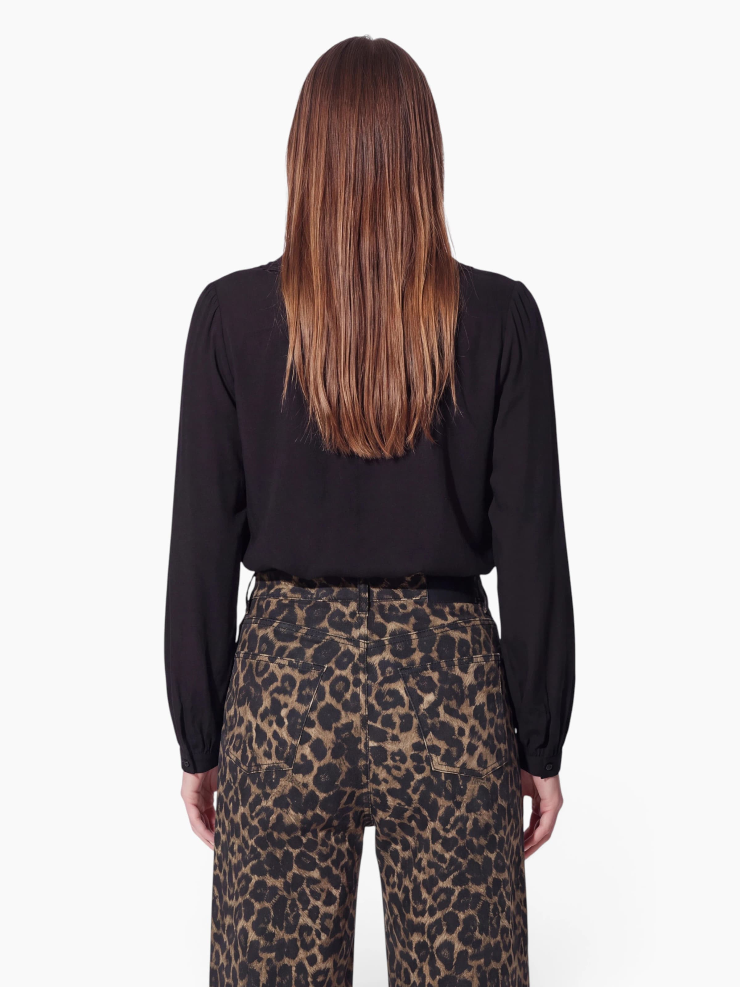 Vero Moda Curve Shirt 'VMCBELLA' in Zwart