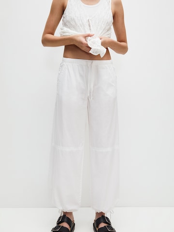 Pull&Bear Loosefit Bukser i hvid