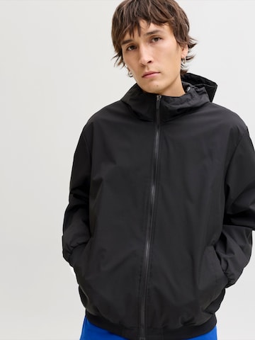 JACK & JONES Overgangsjakke 'JJECHARGE' i sort