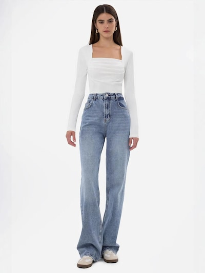 Hiccup Shirt in White, Item view