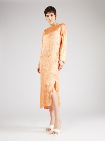 Robe 'JOHAHA' VERO MODA en orange : devant